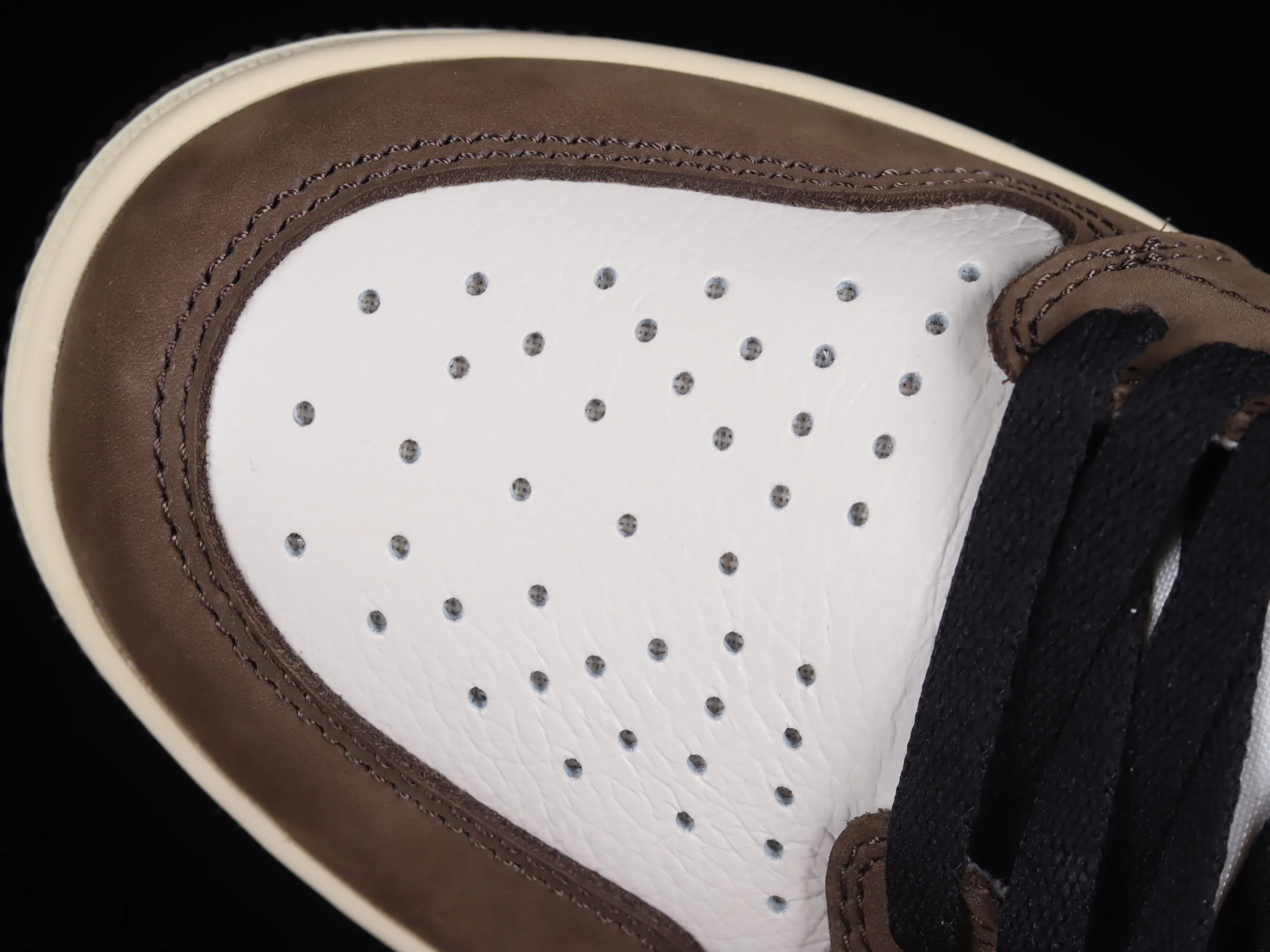 All Categories Air Jordan Jordan Series Basketball Shoes Air Jordan 1 High OG Version Travis Scott x Air Jordan 1 High OG AJ1 Reverse Hook Limited Edition CD4487-100